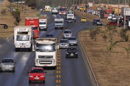 Placas de veículos voltarão a informar cidade e estado, prevê projeto